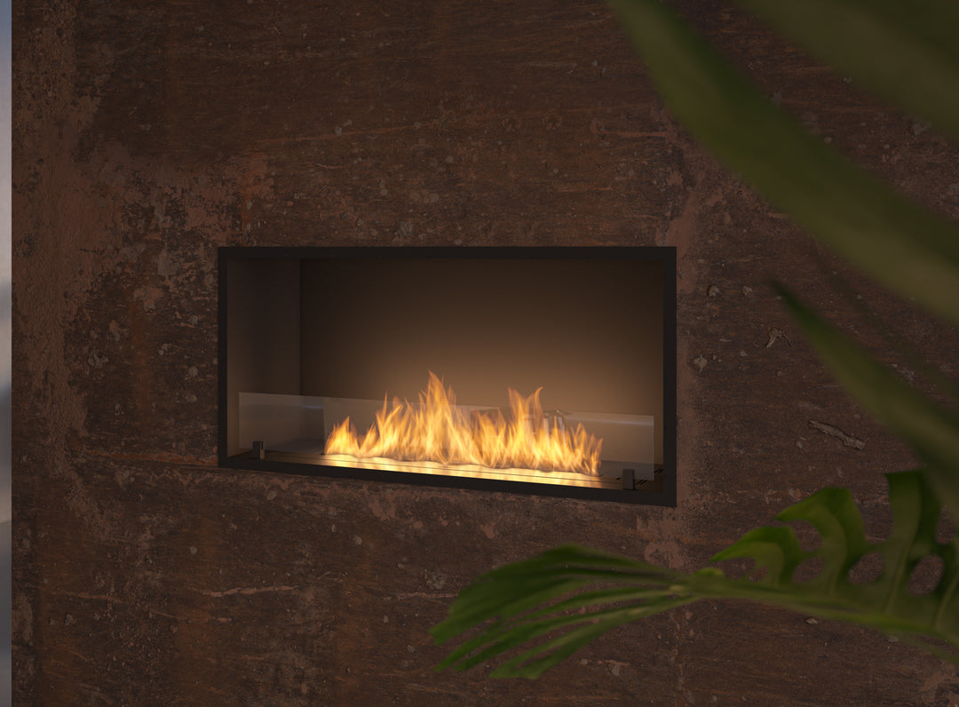 bioethanol-einbaukamin-ethanolkamin-einbau-slim-inside-black-1000-infire-nahaufnahme-wohnwand