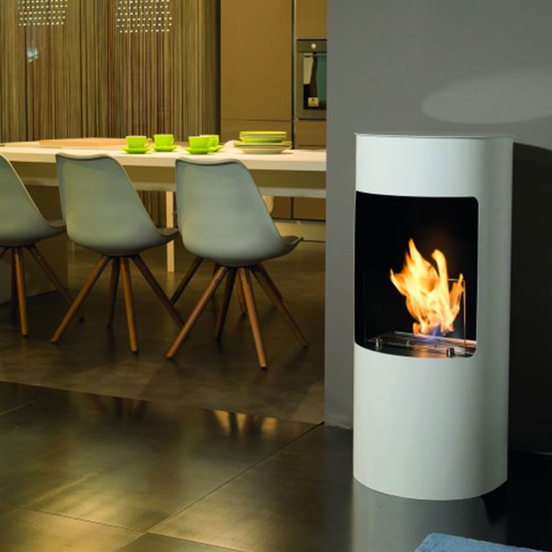 bioethanol-standkamin-rund-leonis-bodenkamin-weiss-wohnbereich-mit-glas